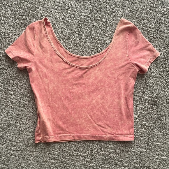 Pink acid wash short sleeve crop top size small from Von Maur - Picture 4 of 4
